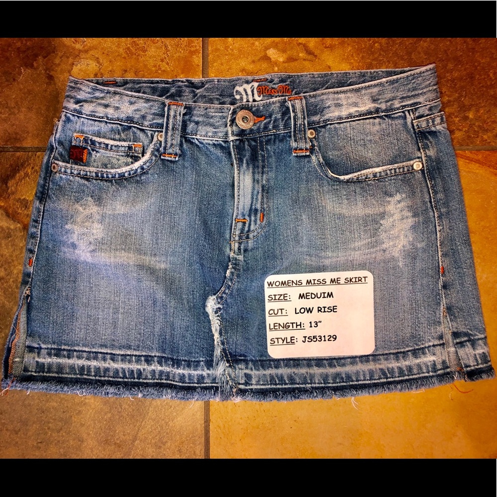 MISS ME DISTRESSED JEAN SKIRT WOMENS - SIZE MEDIUM